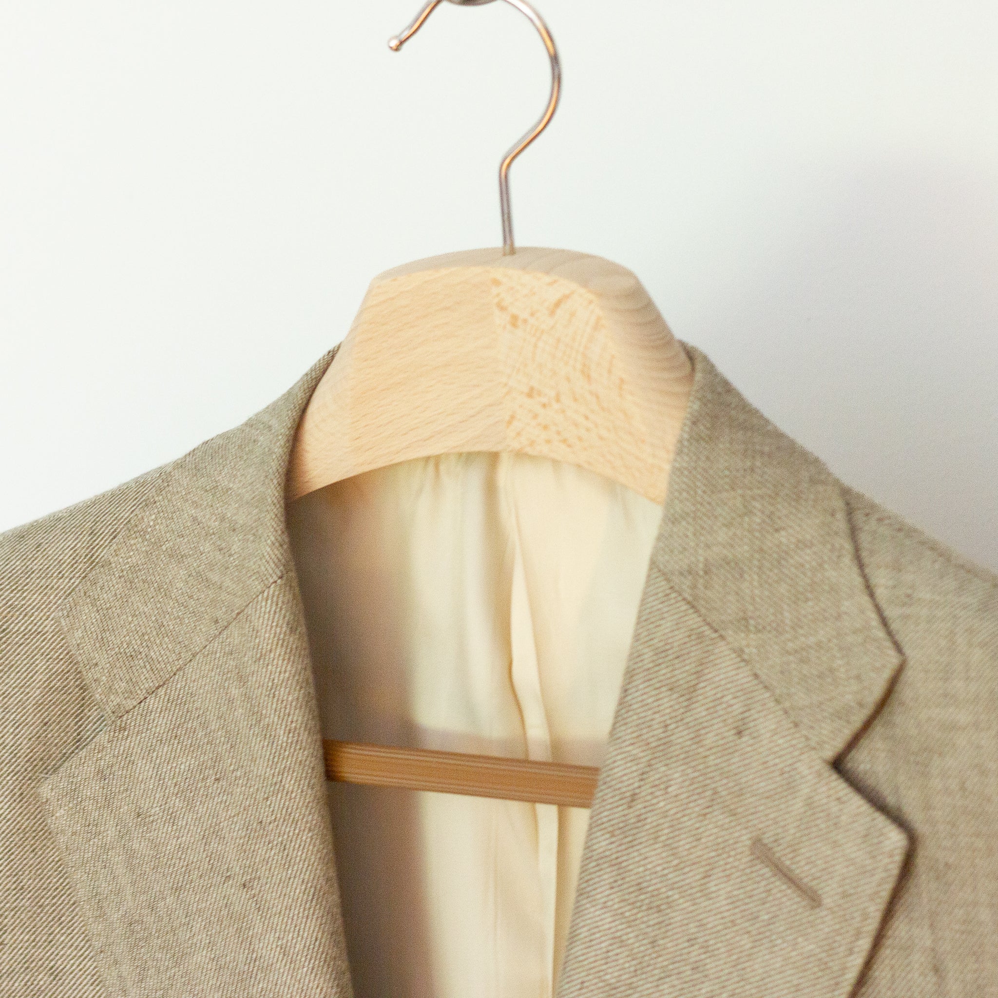 The Shoe Care Shop Suit and jacket hanger deluxe - unvarnished with trouser bar